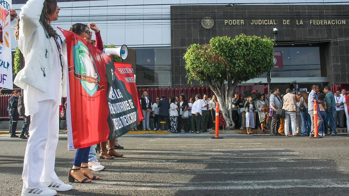 Manifestación tribunal 1